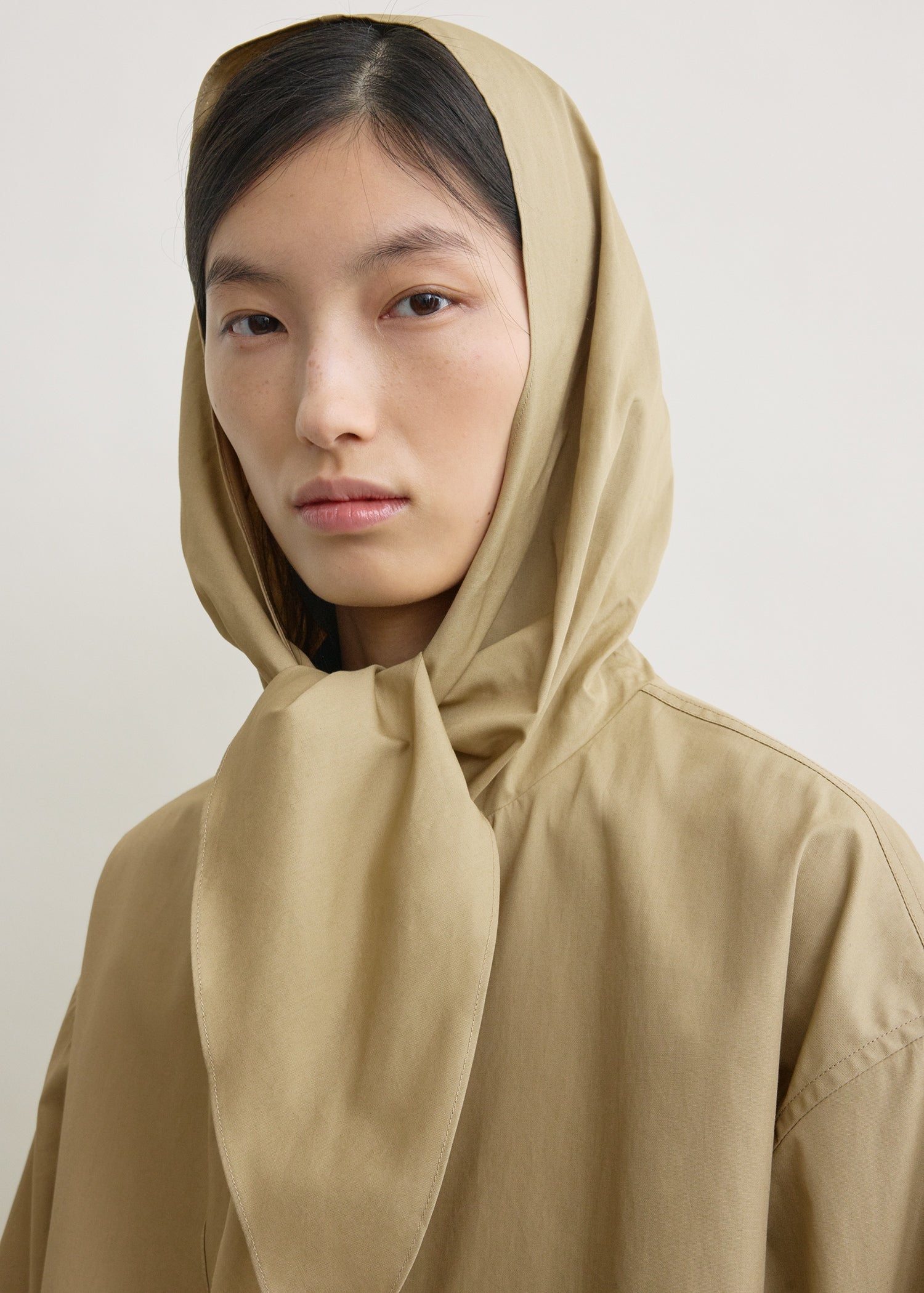 Technical scarf jacket cashew