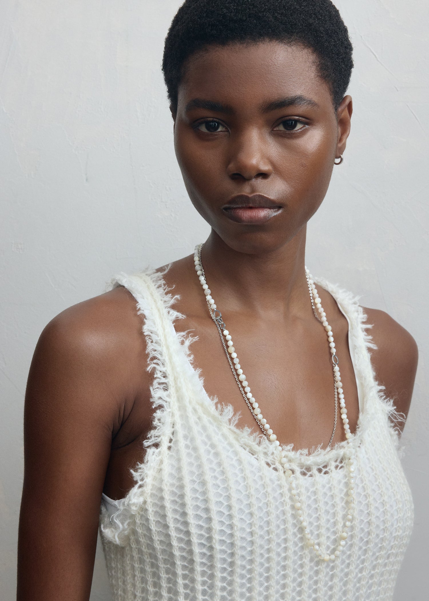 Infinity bead necklace white