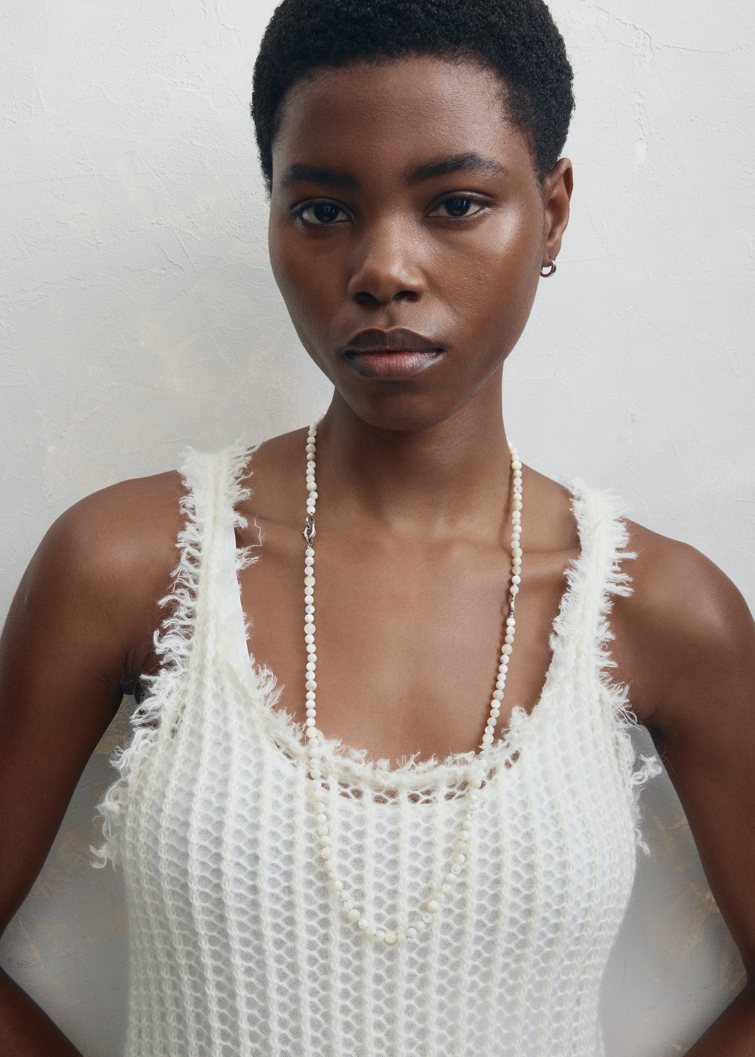 Infinity bead necklace white