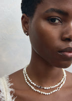 Infinity bead necklace white