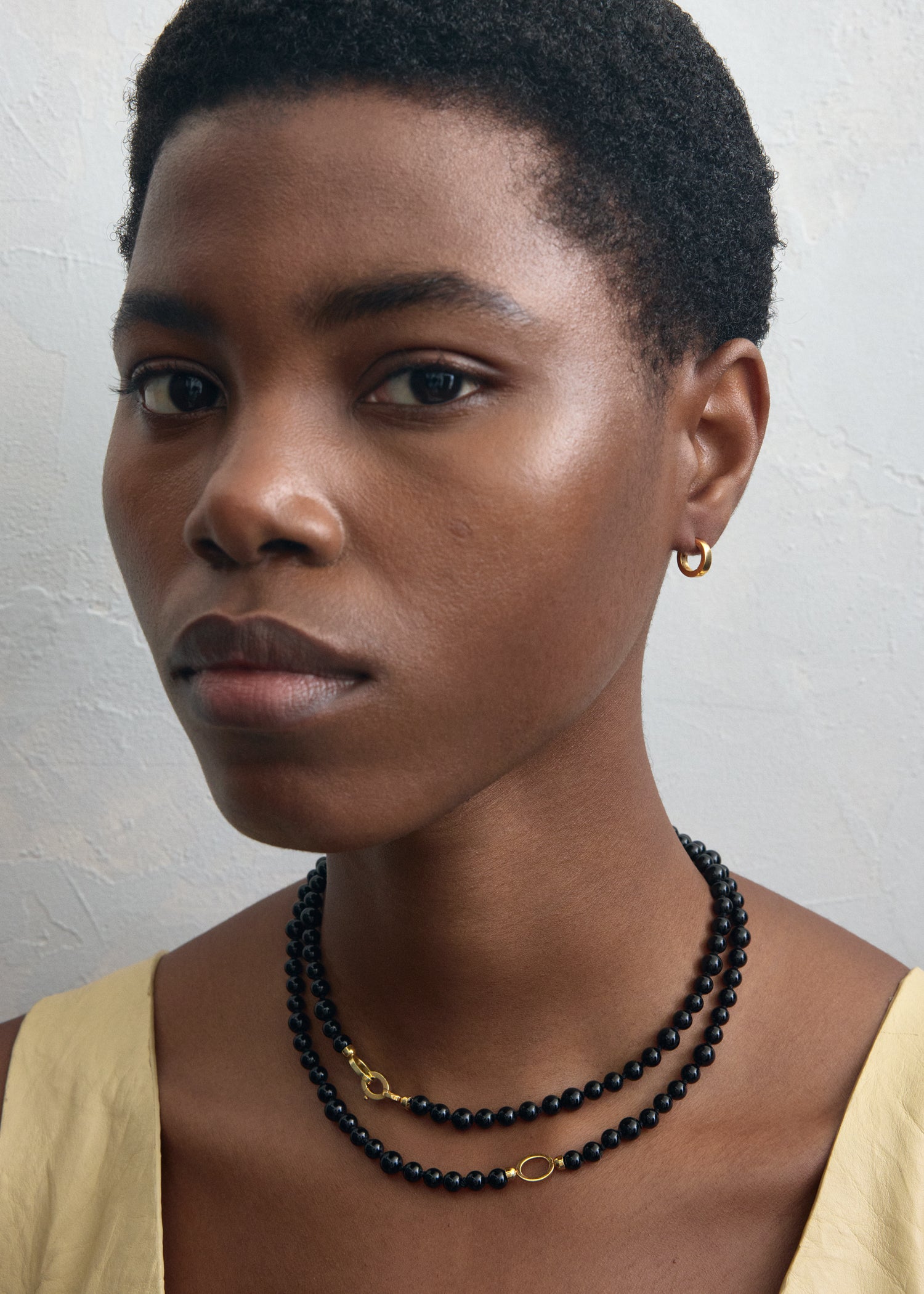 Infinity bead necklace black