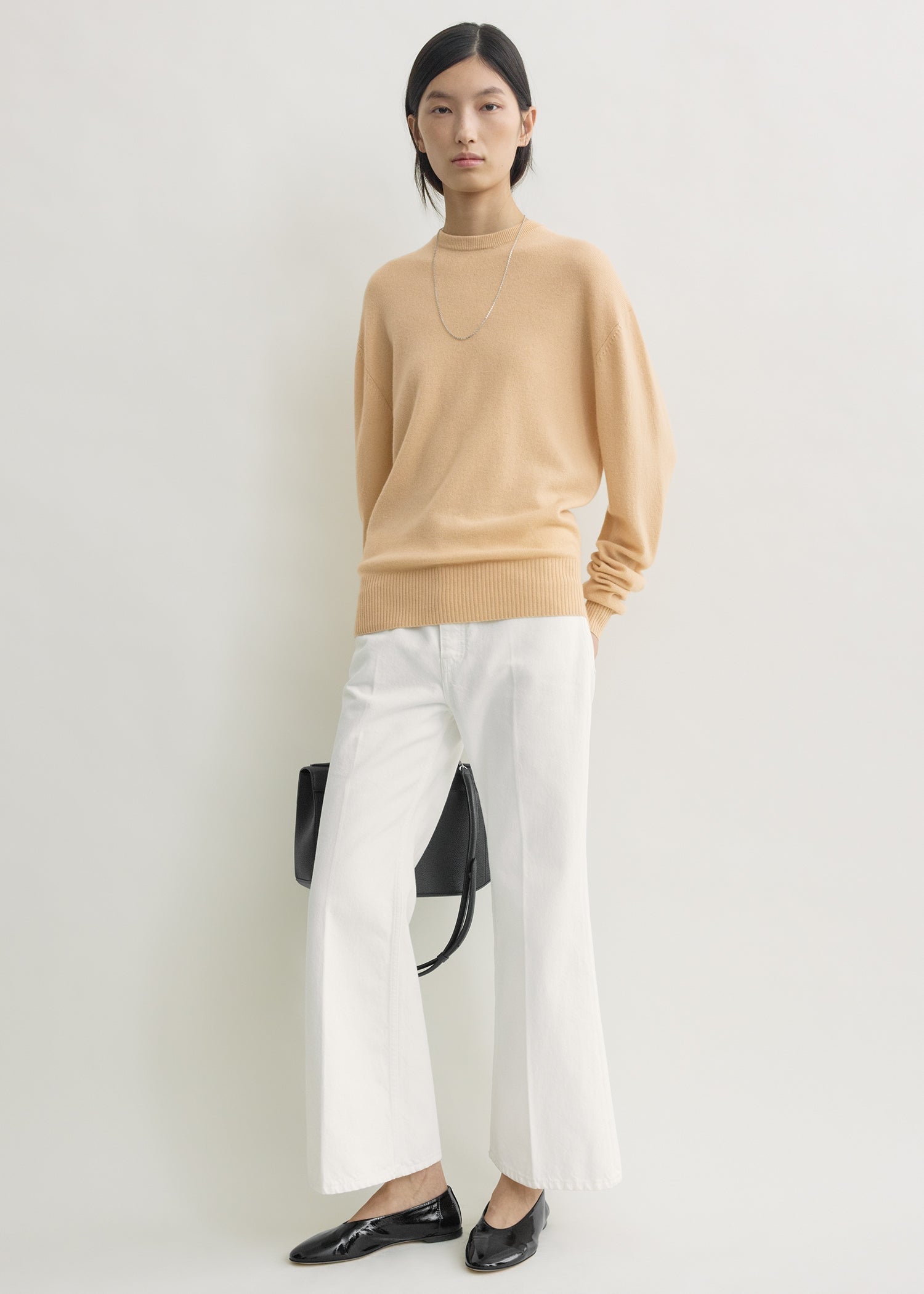 Classic cashmere crew knit pale apricot