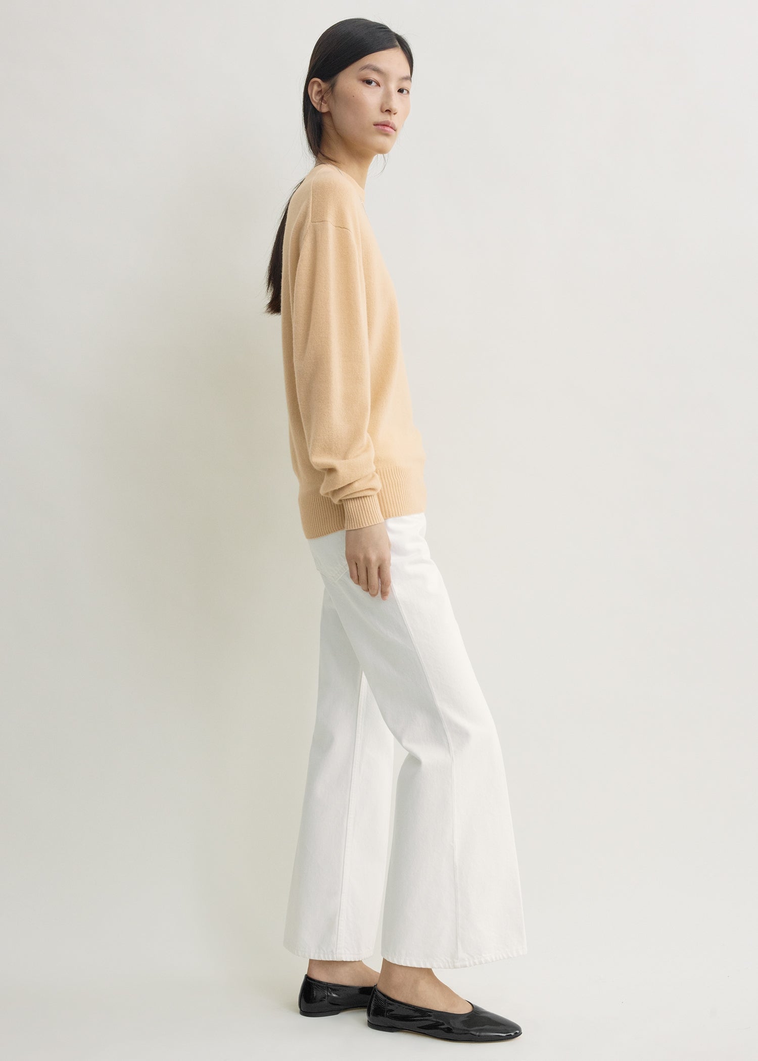 Classic cashmere crew knit pale apricot