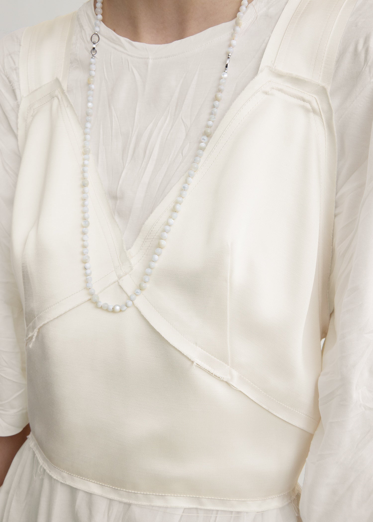 Cropped satin camisole off-white