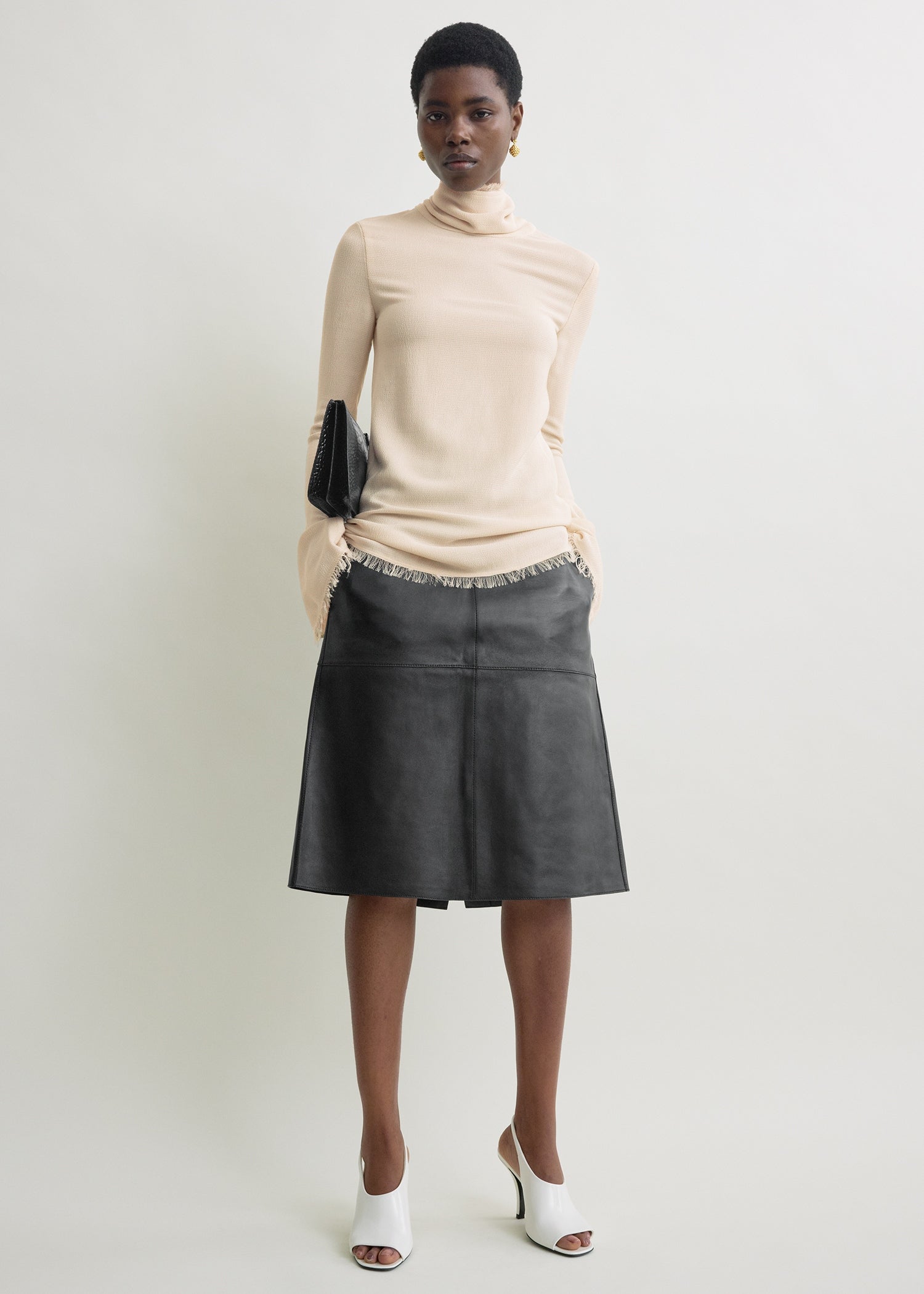 Frayed-edge slim top stone