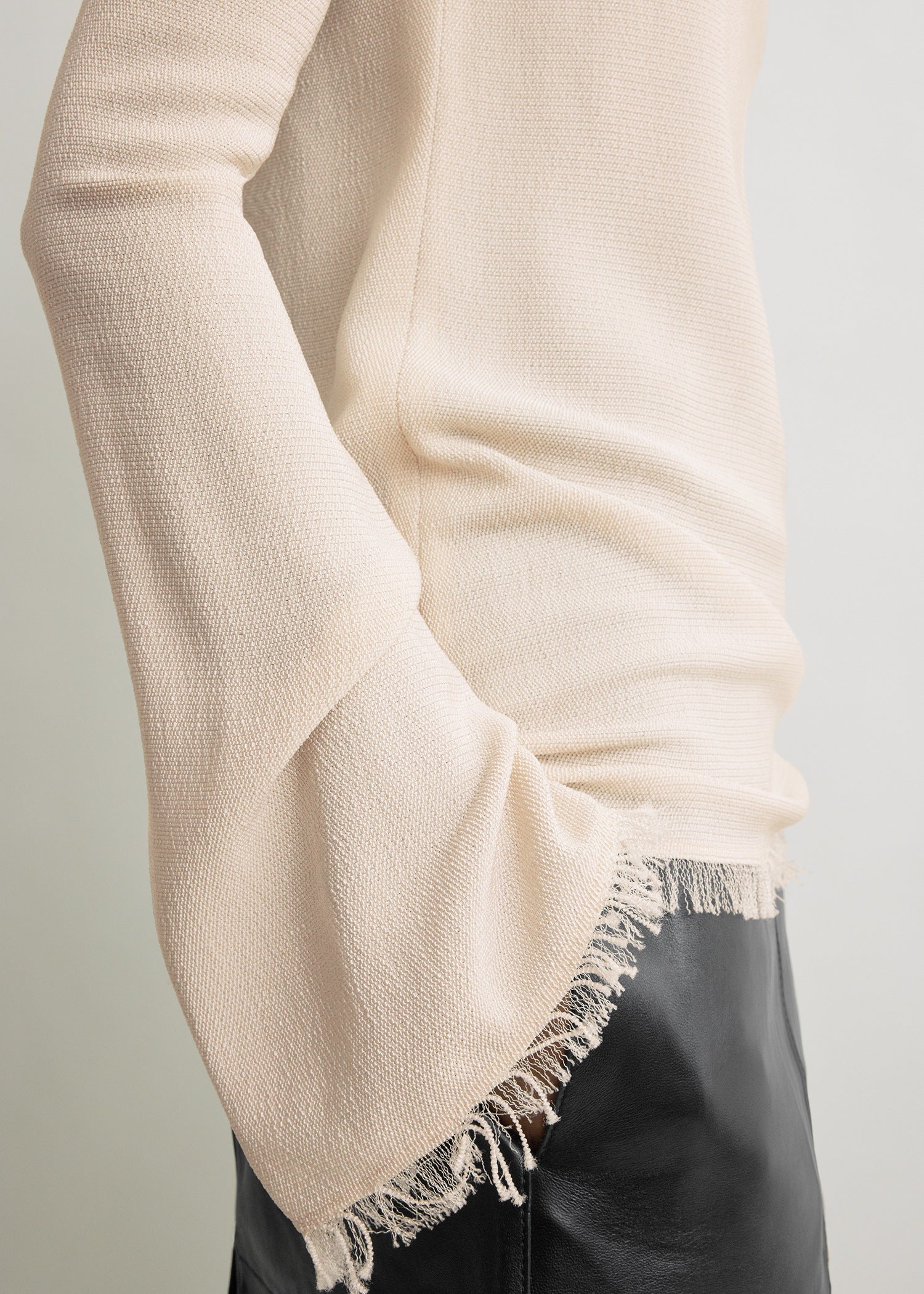 Frayed-edge slim top stone