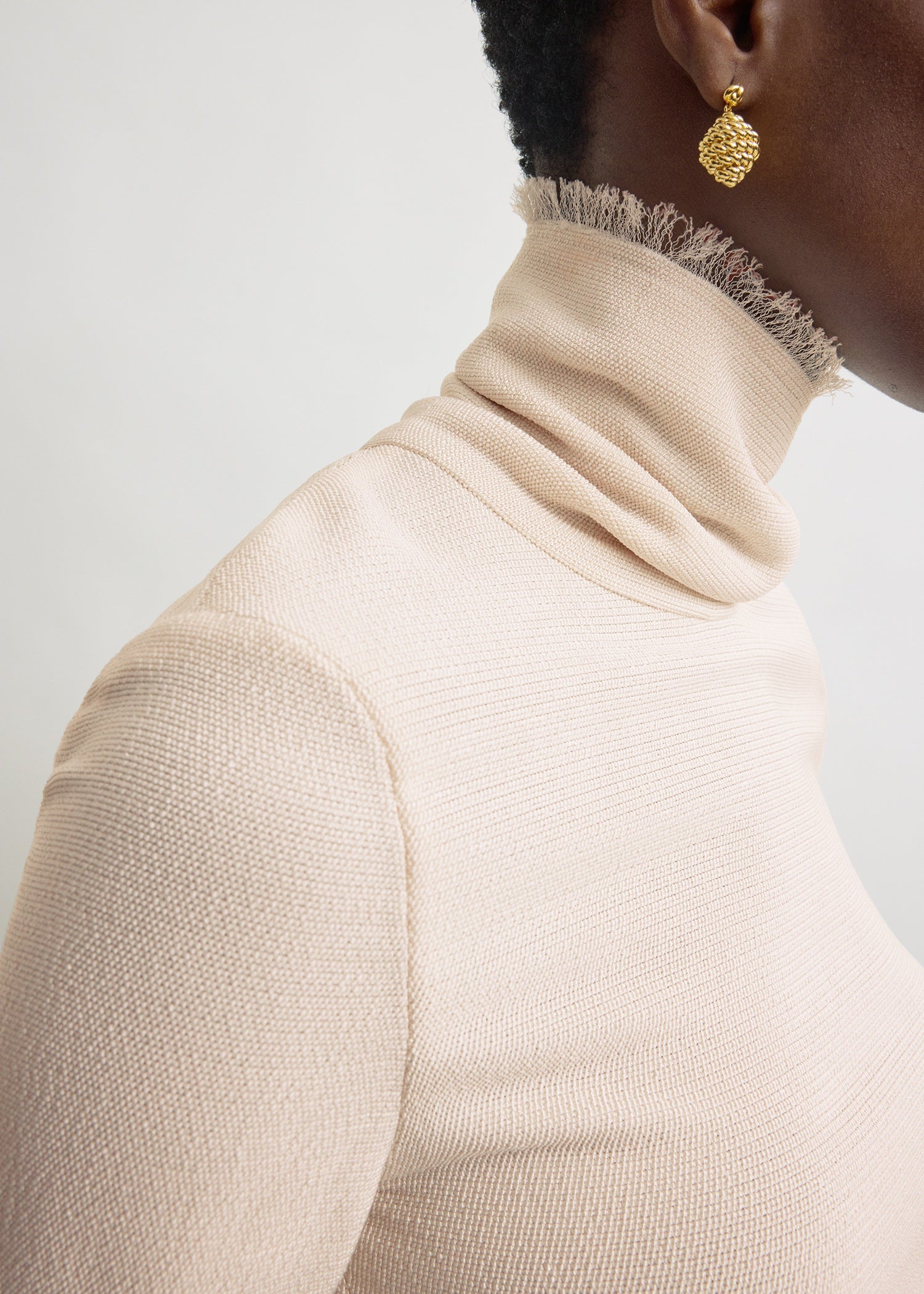 Frayed-edge slim top stone