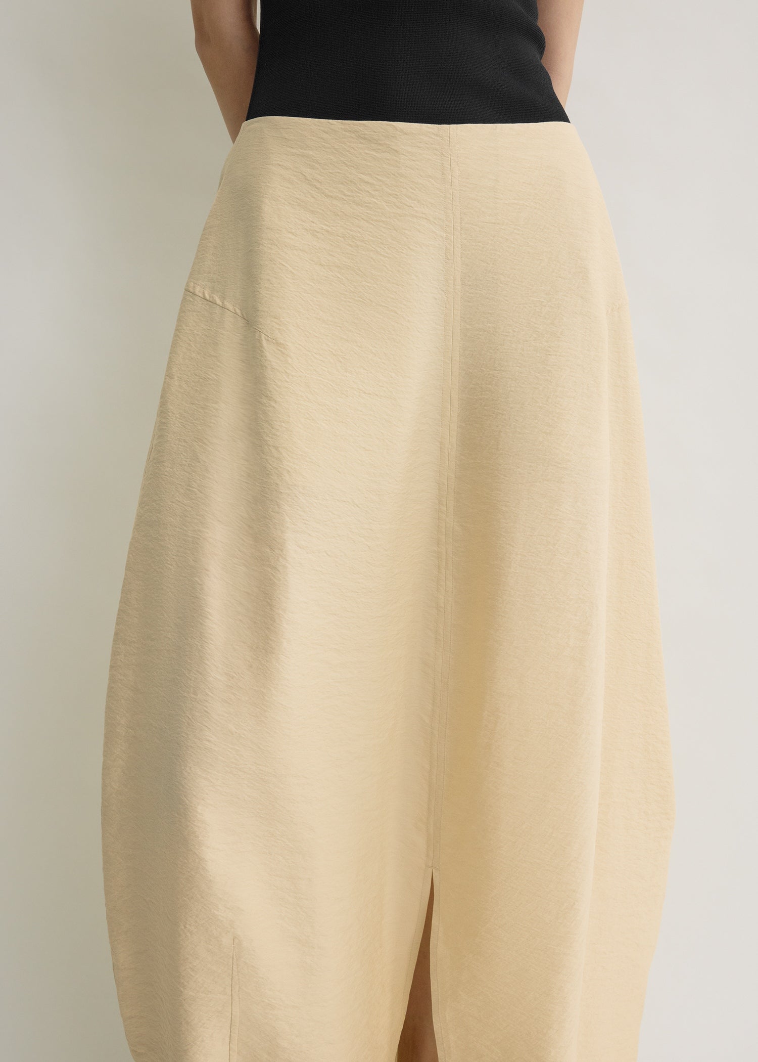 Parachute skirt stone