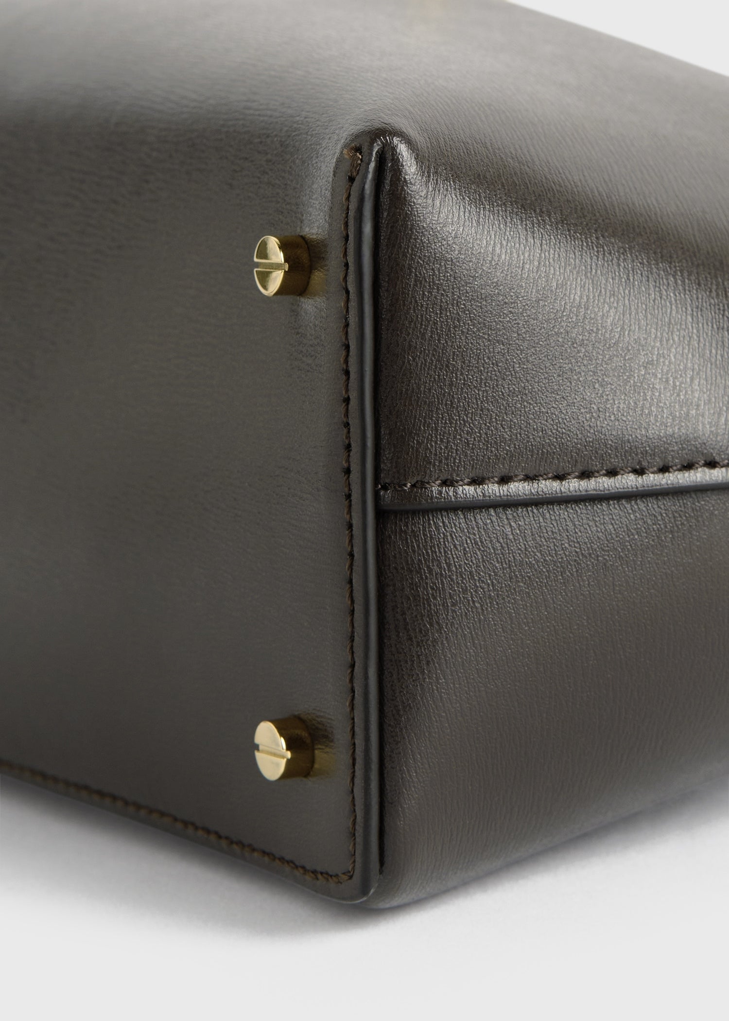 T-lock leather clutch bark