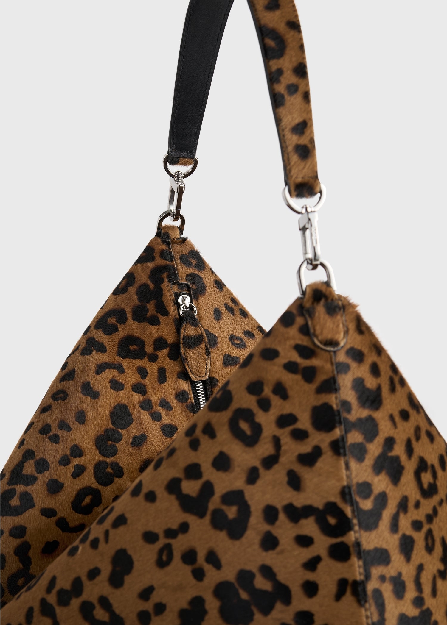 Bevel pony hair bag leopard
