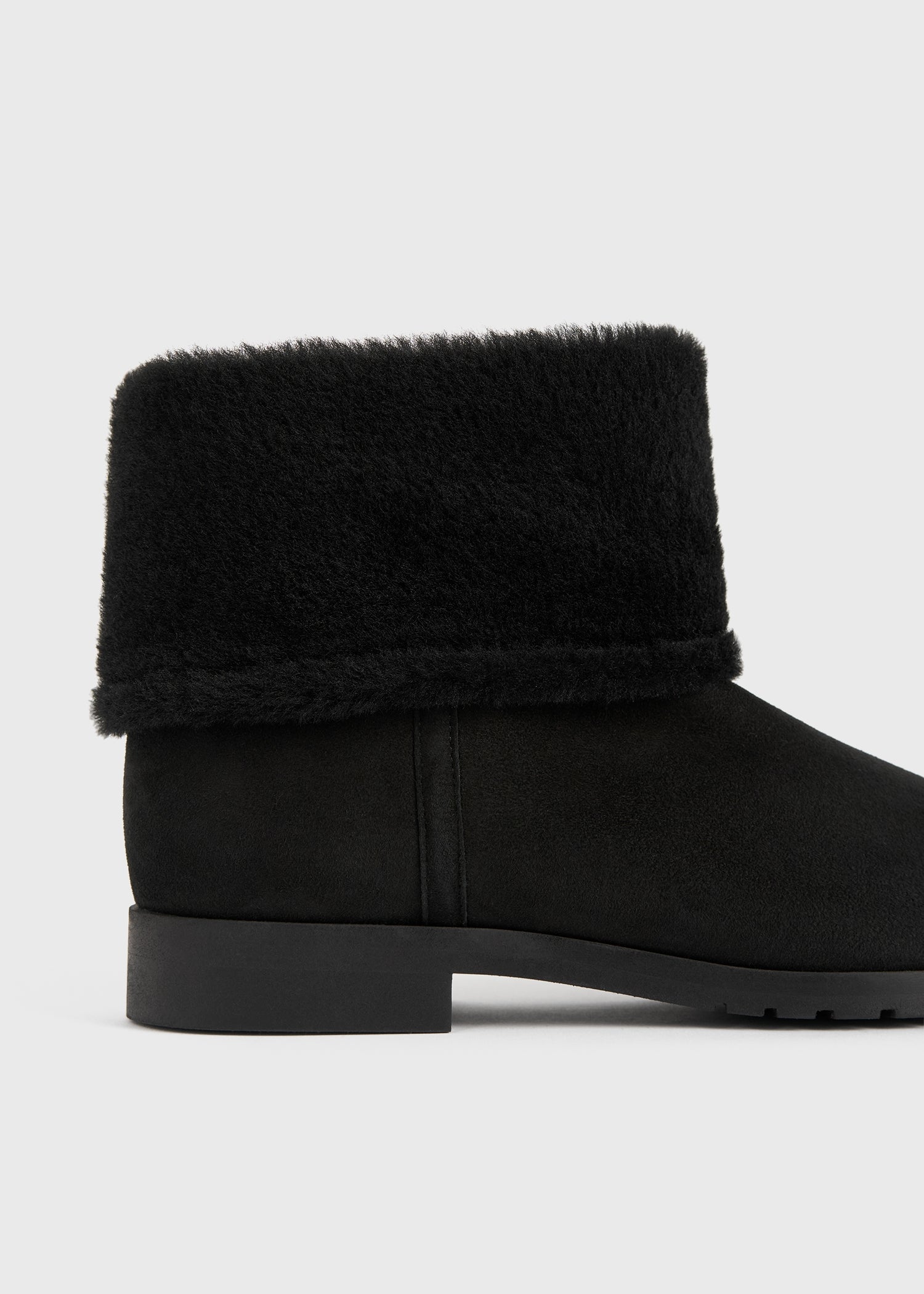 Fold-down shearling boots black