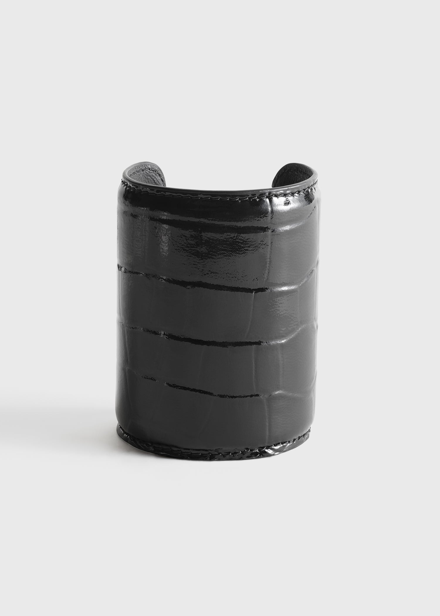 Long croco-embossed cuff black