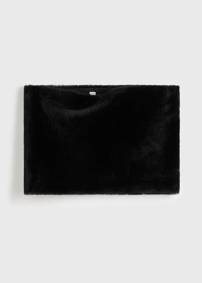 Plush shearling muff black