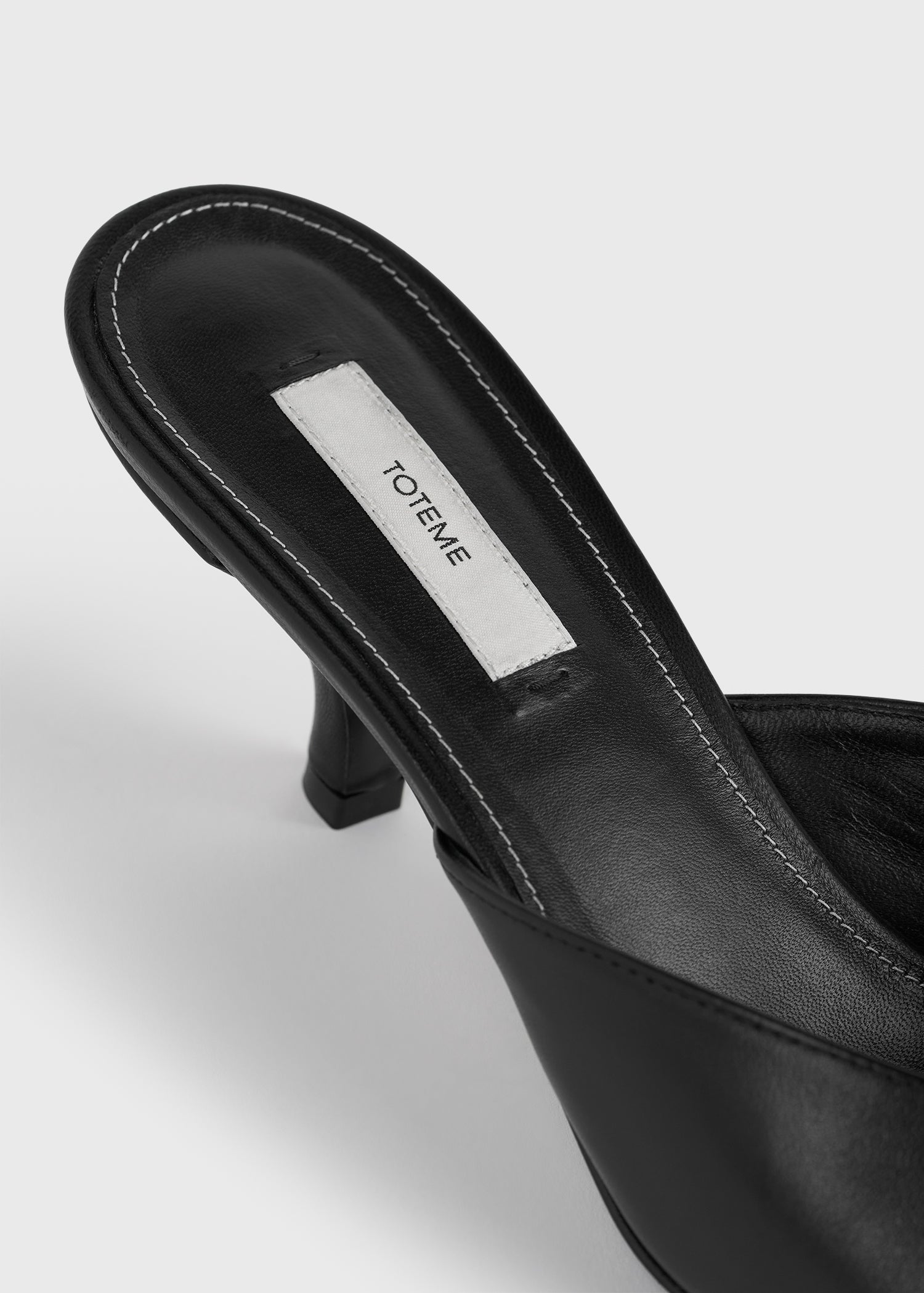 Sharp nappa mules black