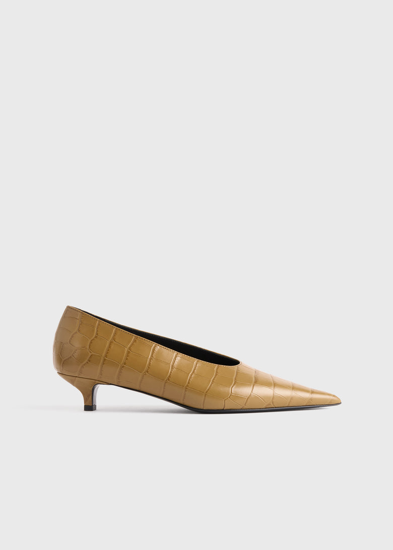 Sharp croco-embossed kitten pumps biscuit