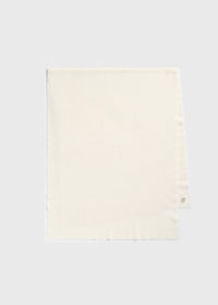 Classic winter scarf off-white