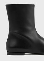 Zipped leather chelsea boots black