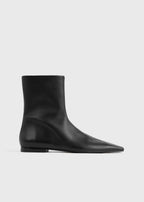 Zipped leather chelsea boots black