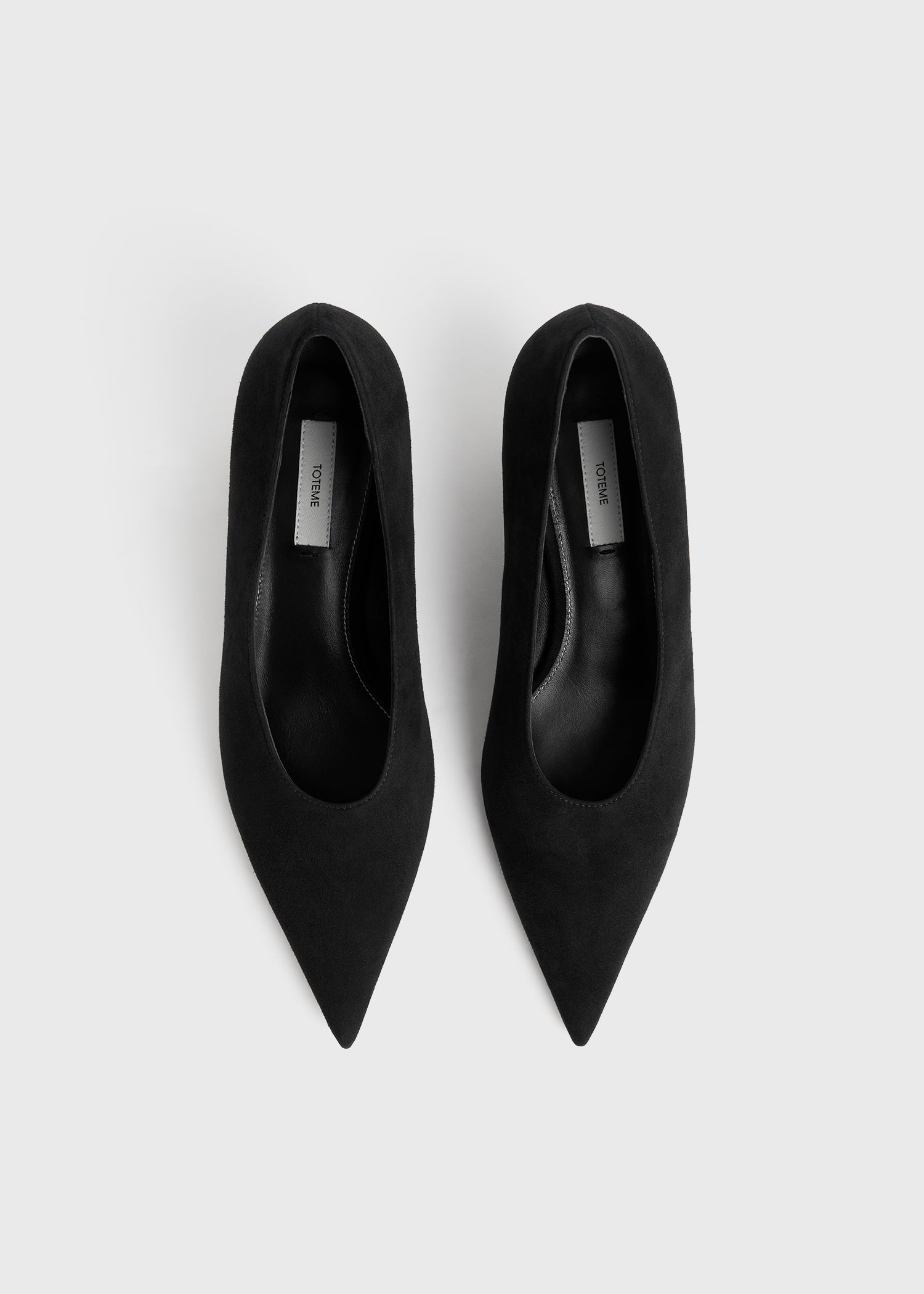 Sharp suede kitten pumps black