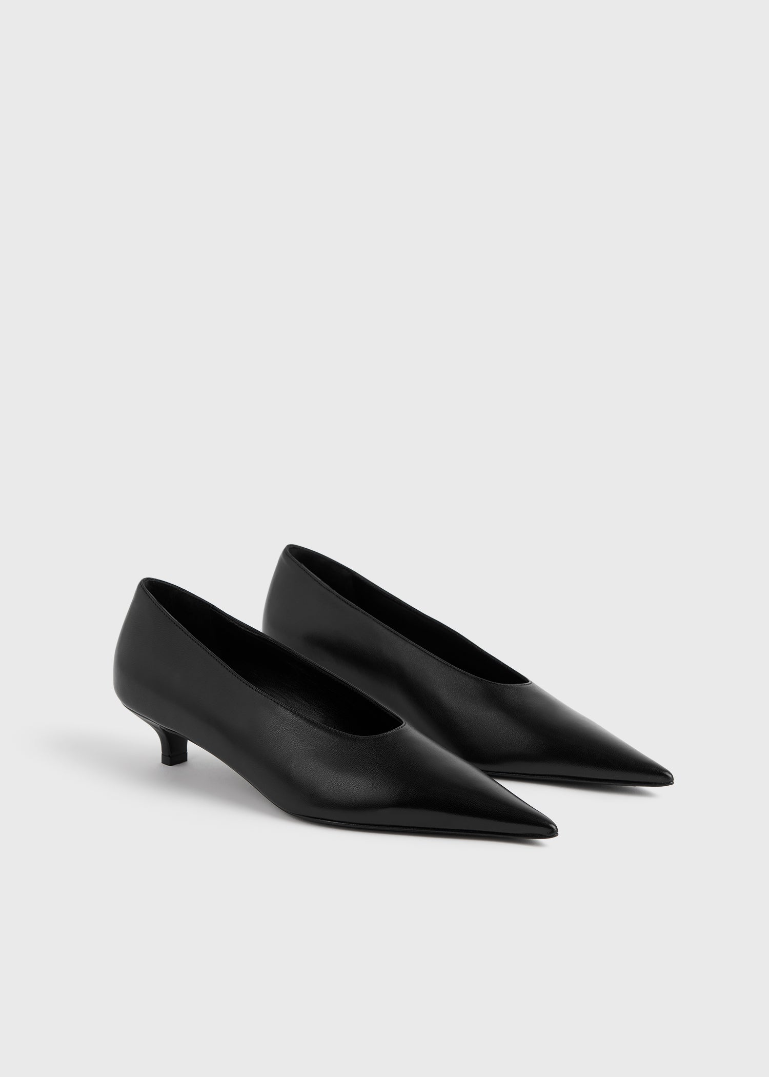 Sharp nappa kitten pumps black