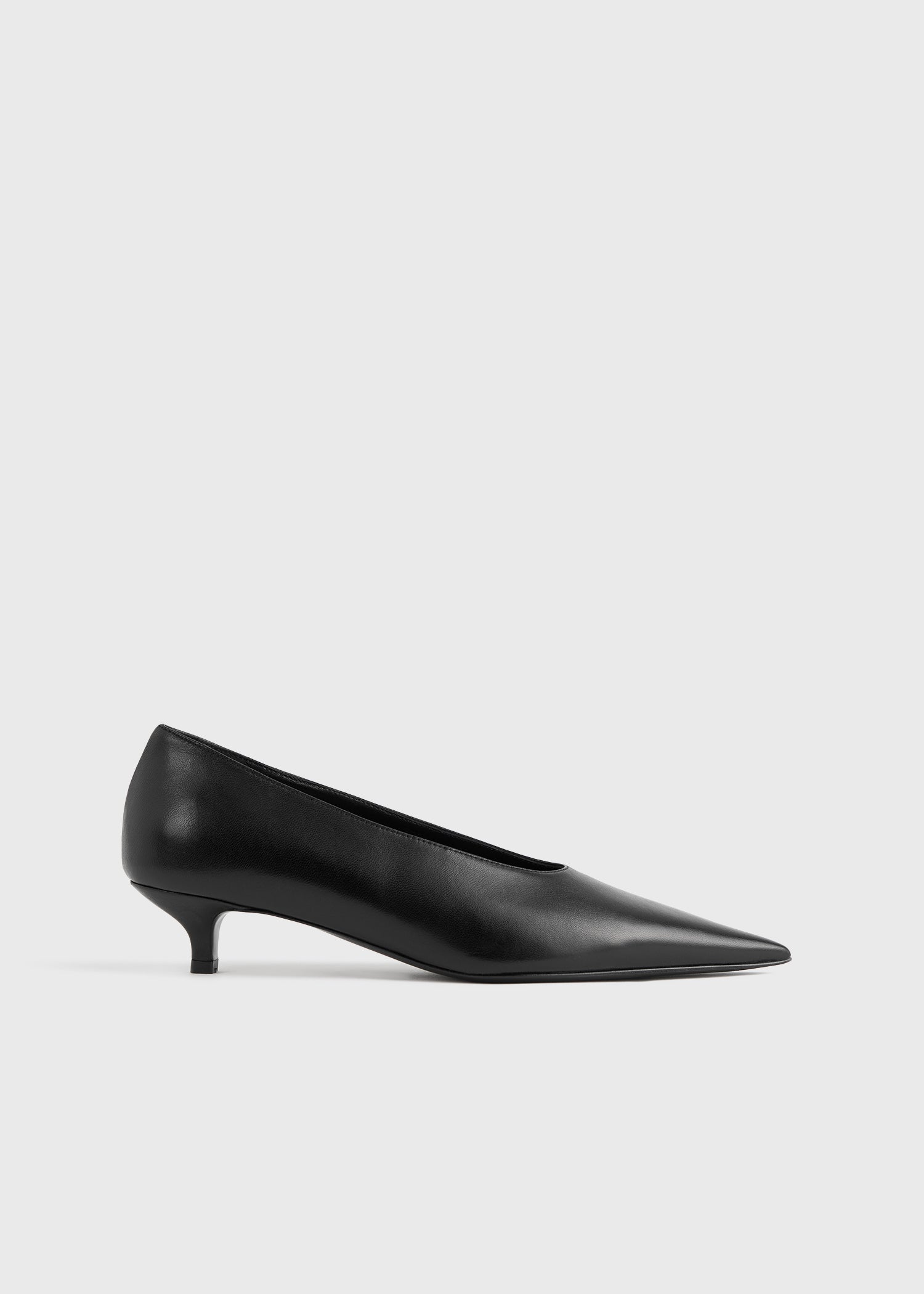 Sharp nappa kitten pumps black