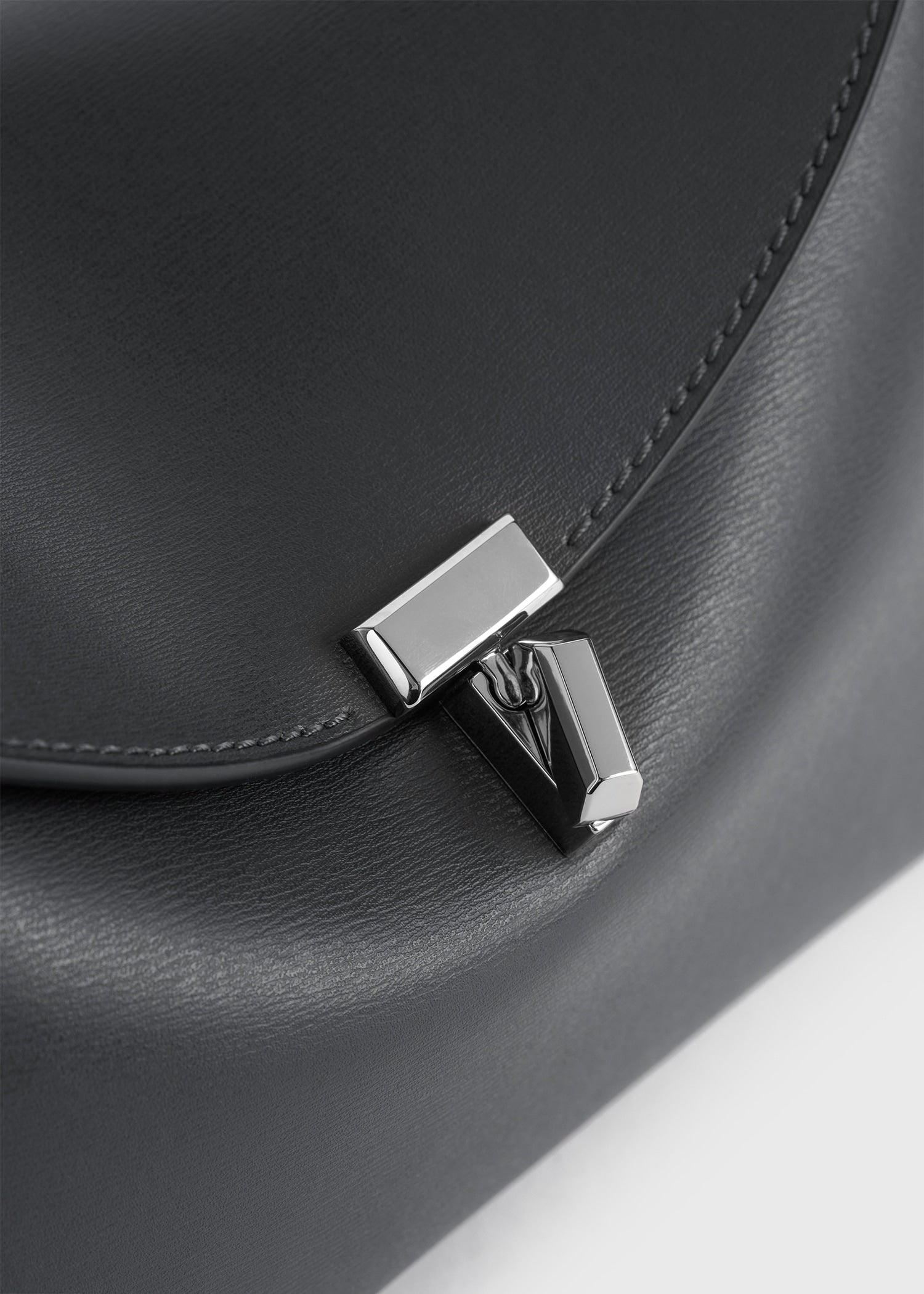 T-lock leather clutch shark