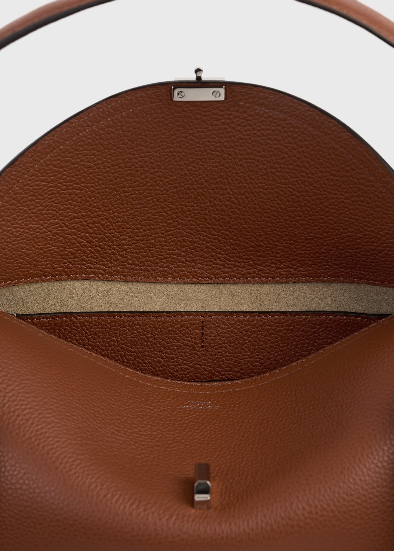 T-lock grained-leather shoulder sienna