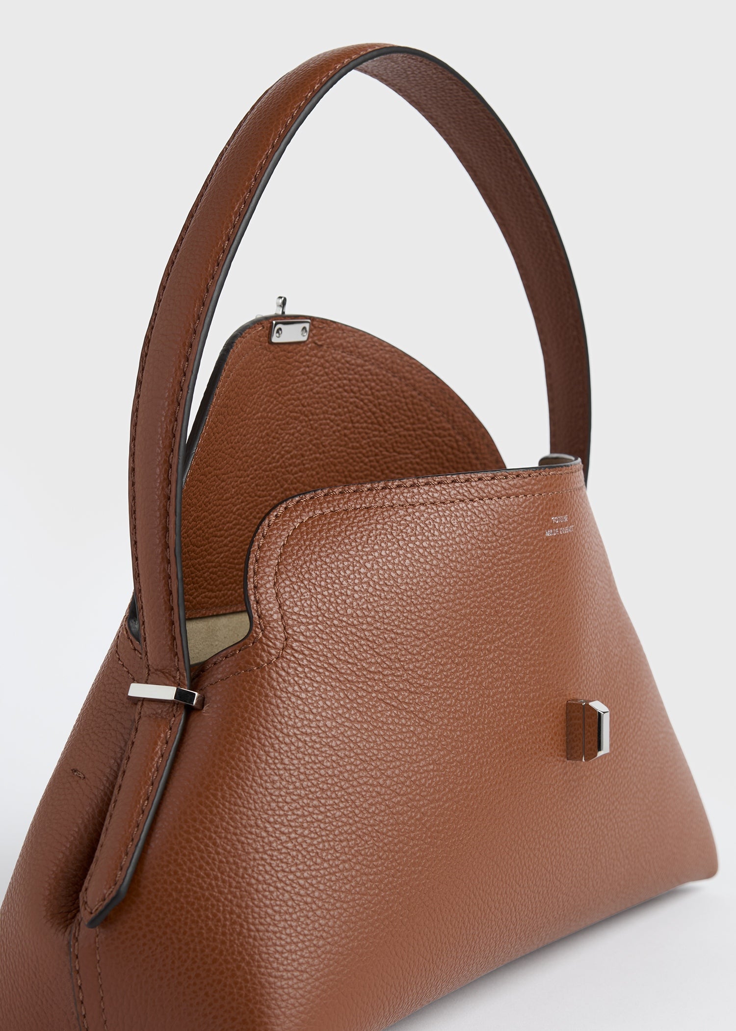 T-lock grained-leather shoulder sienna