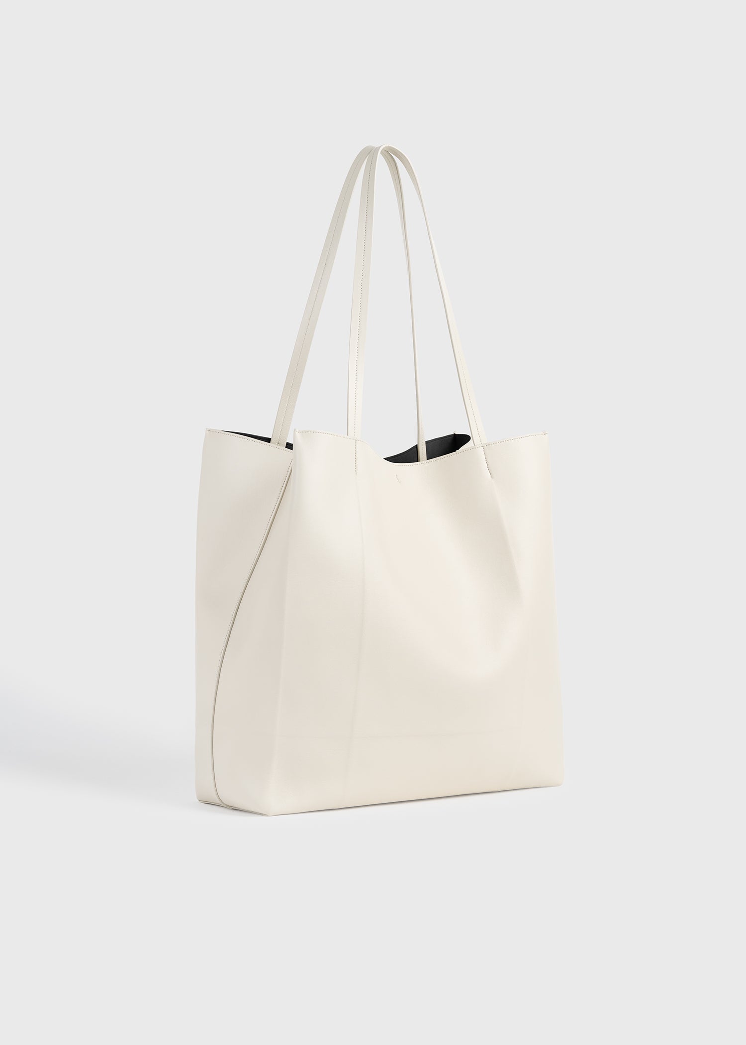 Roam leather tote stone