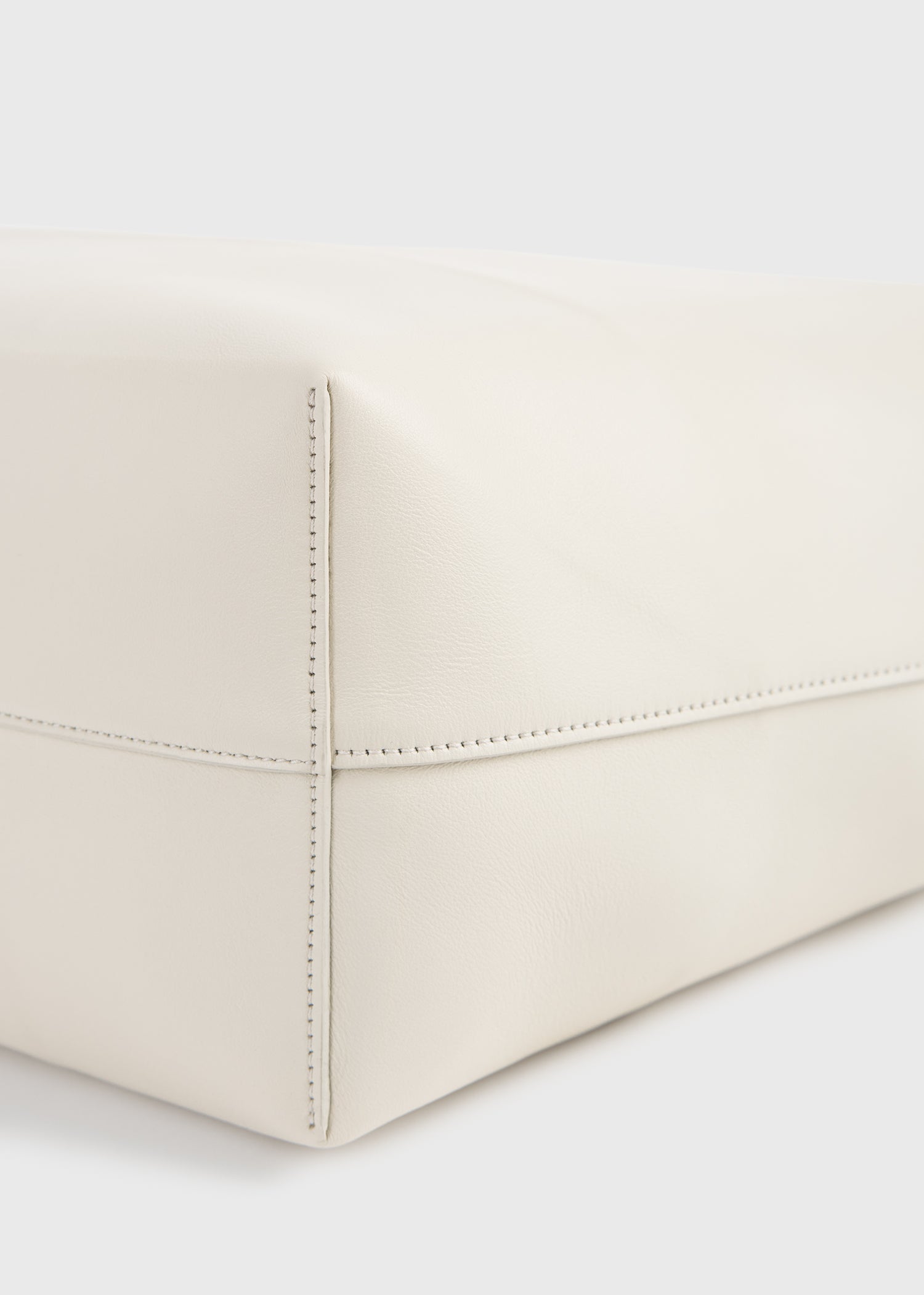 Roam leather tote stone