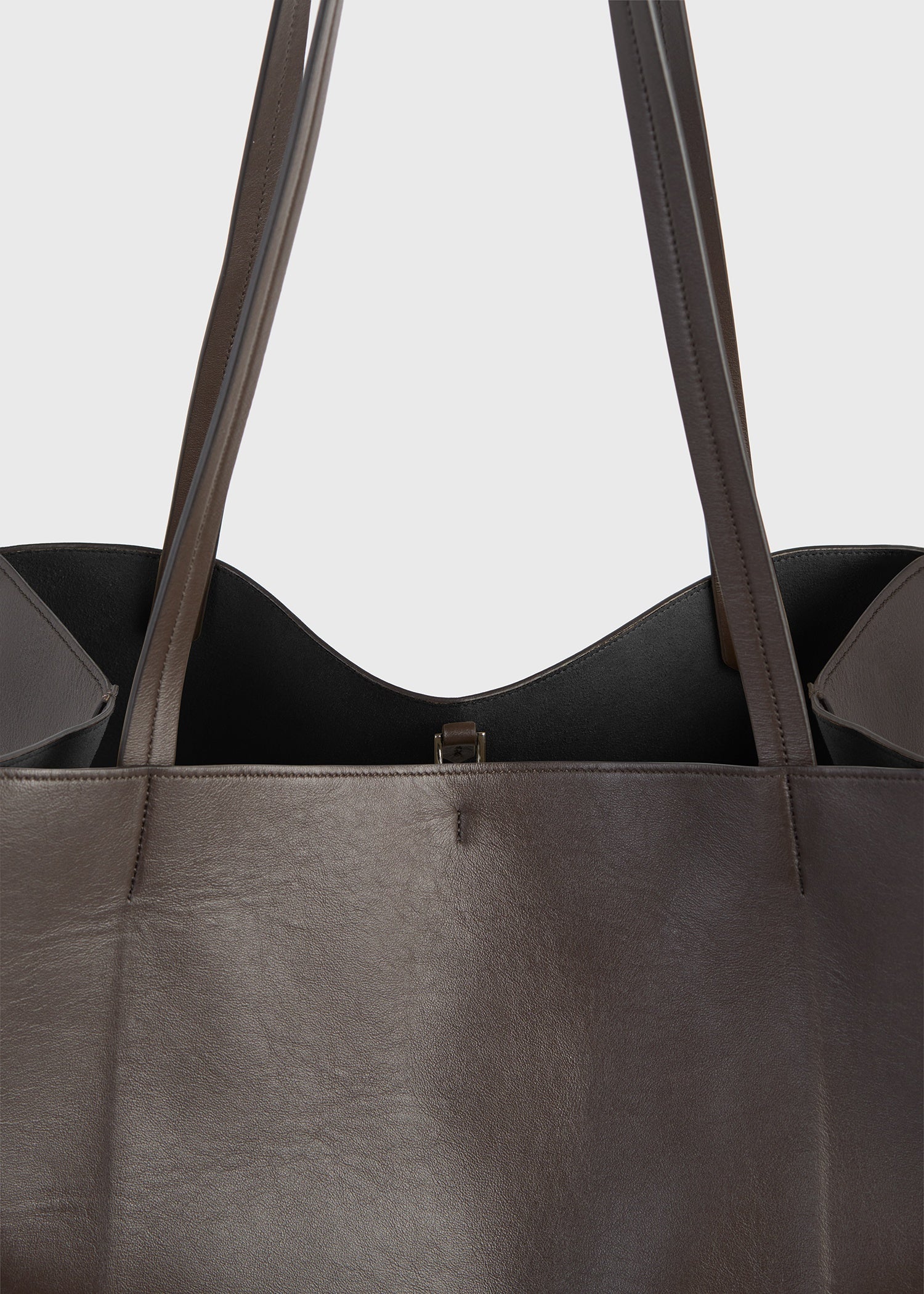 Roam leather tote brown