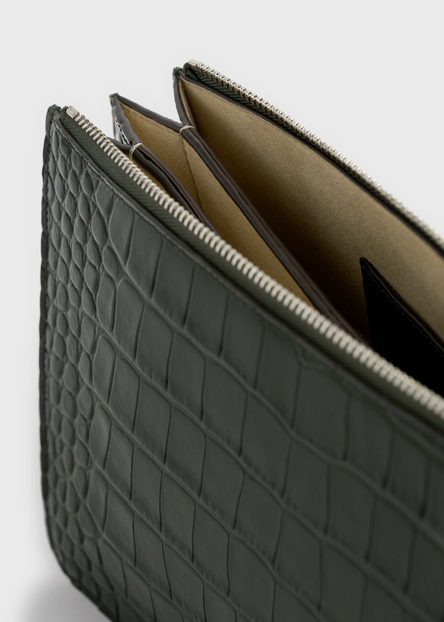 Threefold croco-embossed clutch dark green