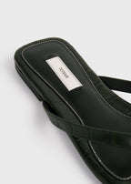Croco-embossed flip flops dark green