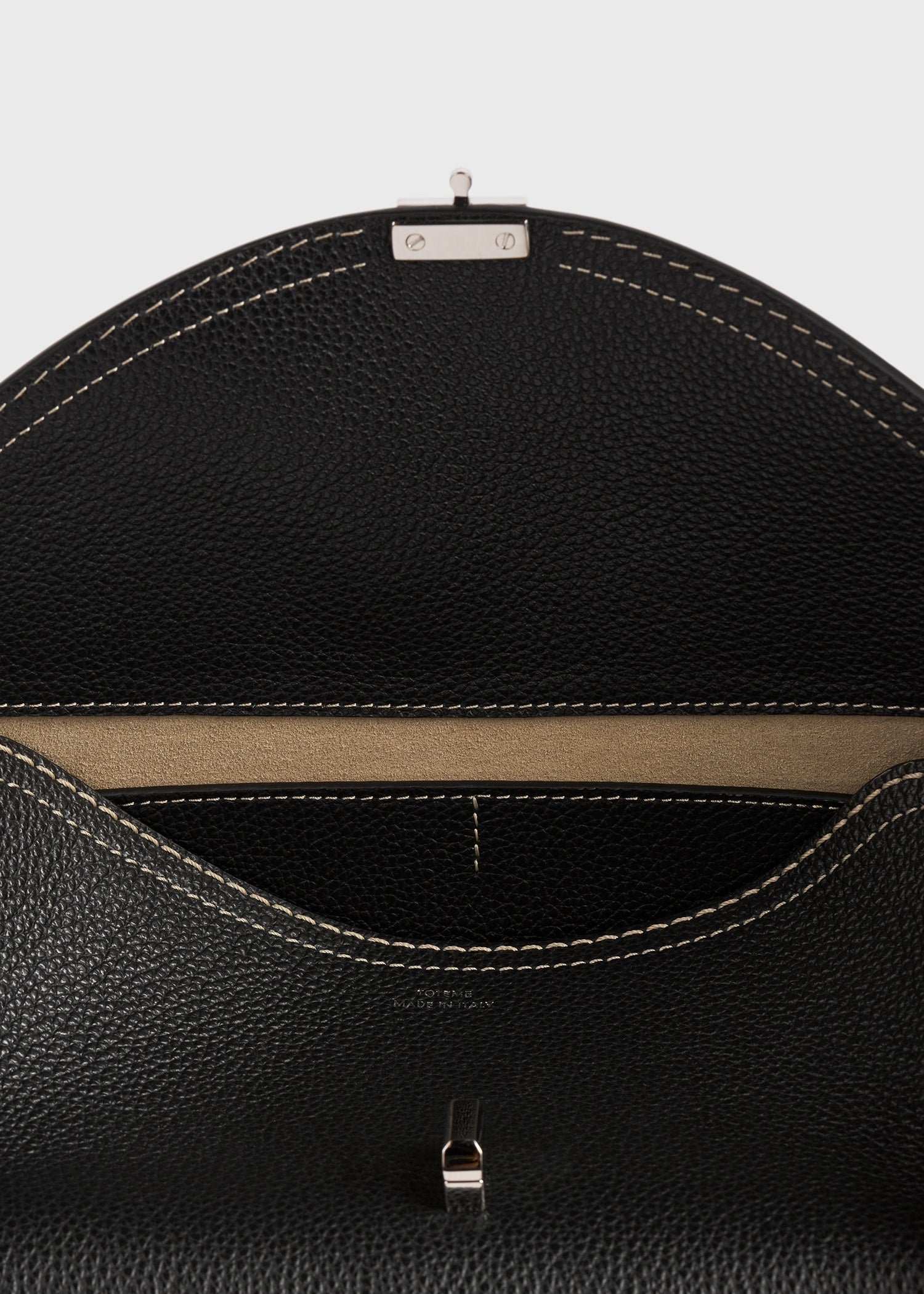 T-lock grained-leather shoulder black