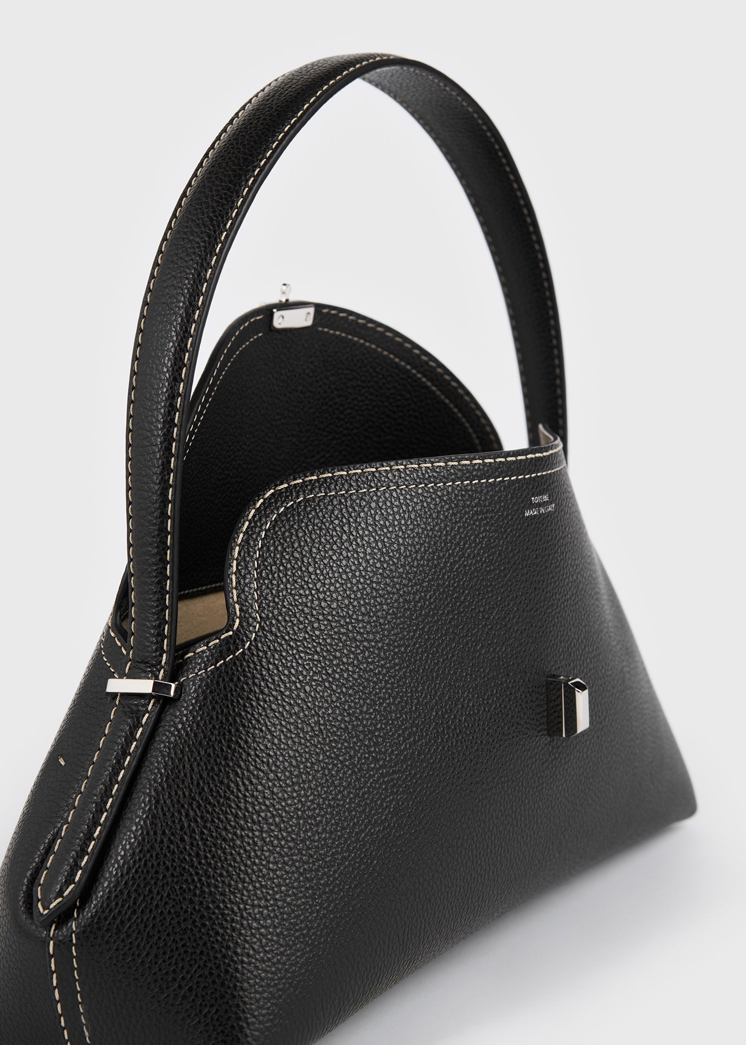 T-lock grained-leather shoulder black