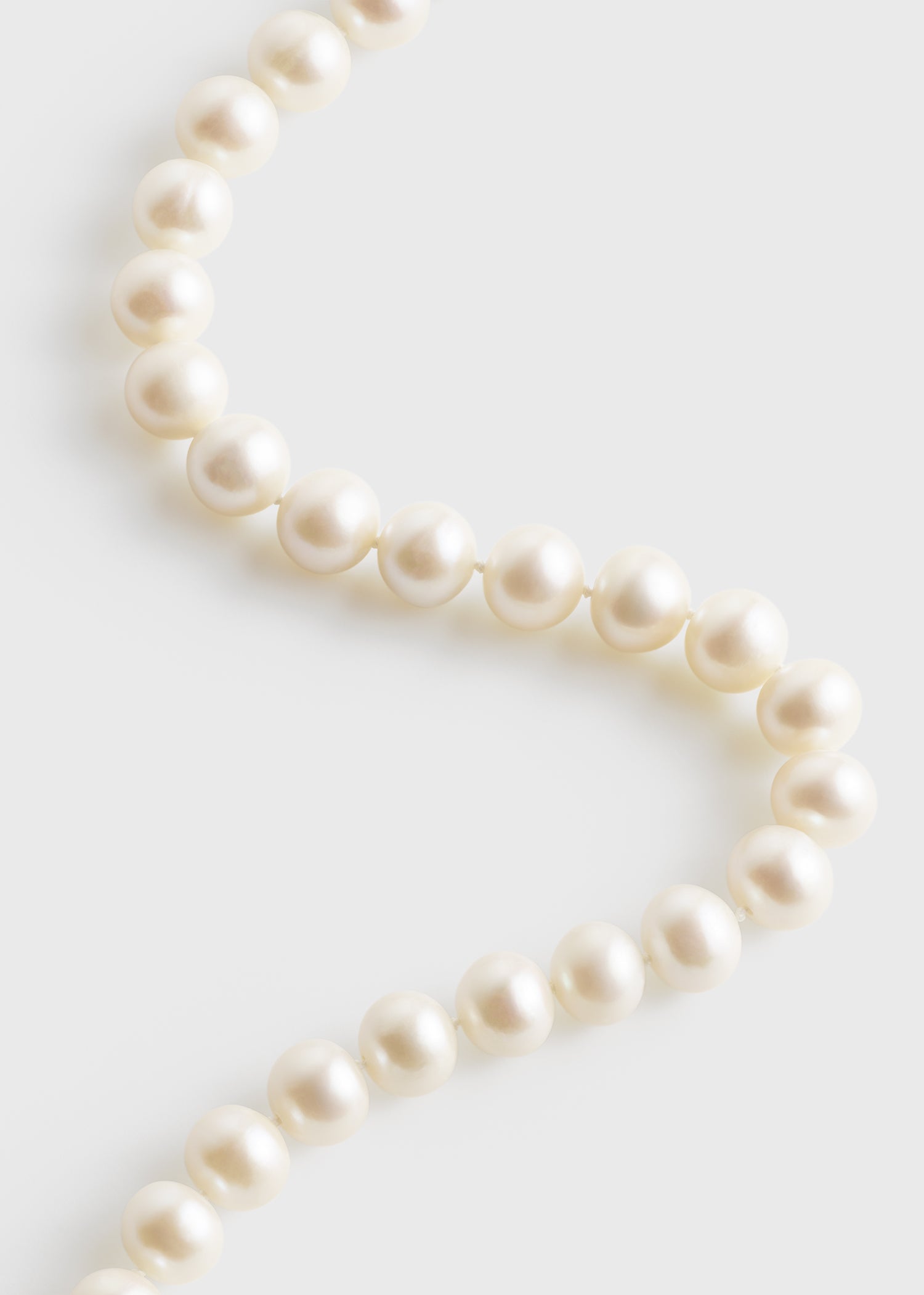 Infinity pearl choker white