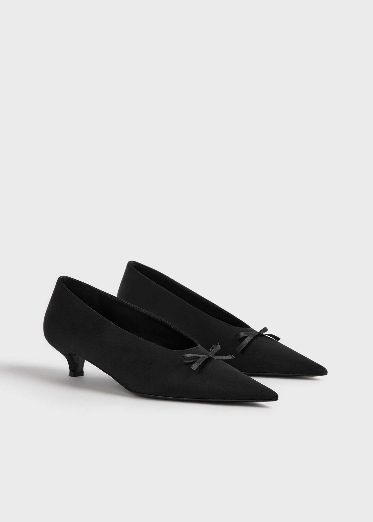 Bow satin kitten pumps black