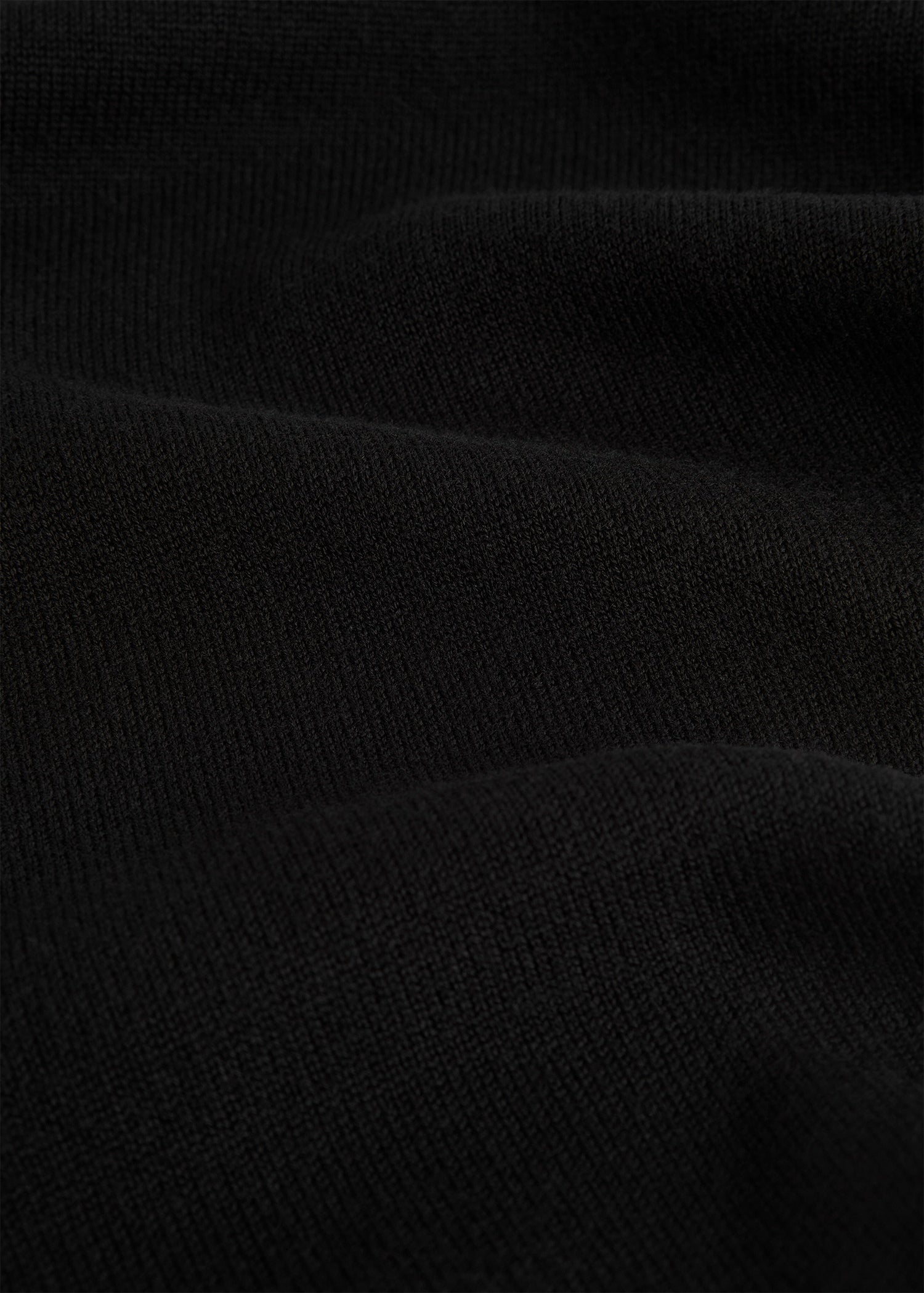 Triangle wool scarf black