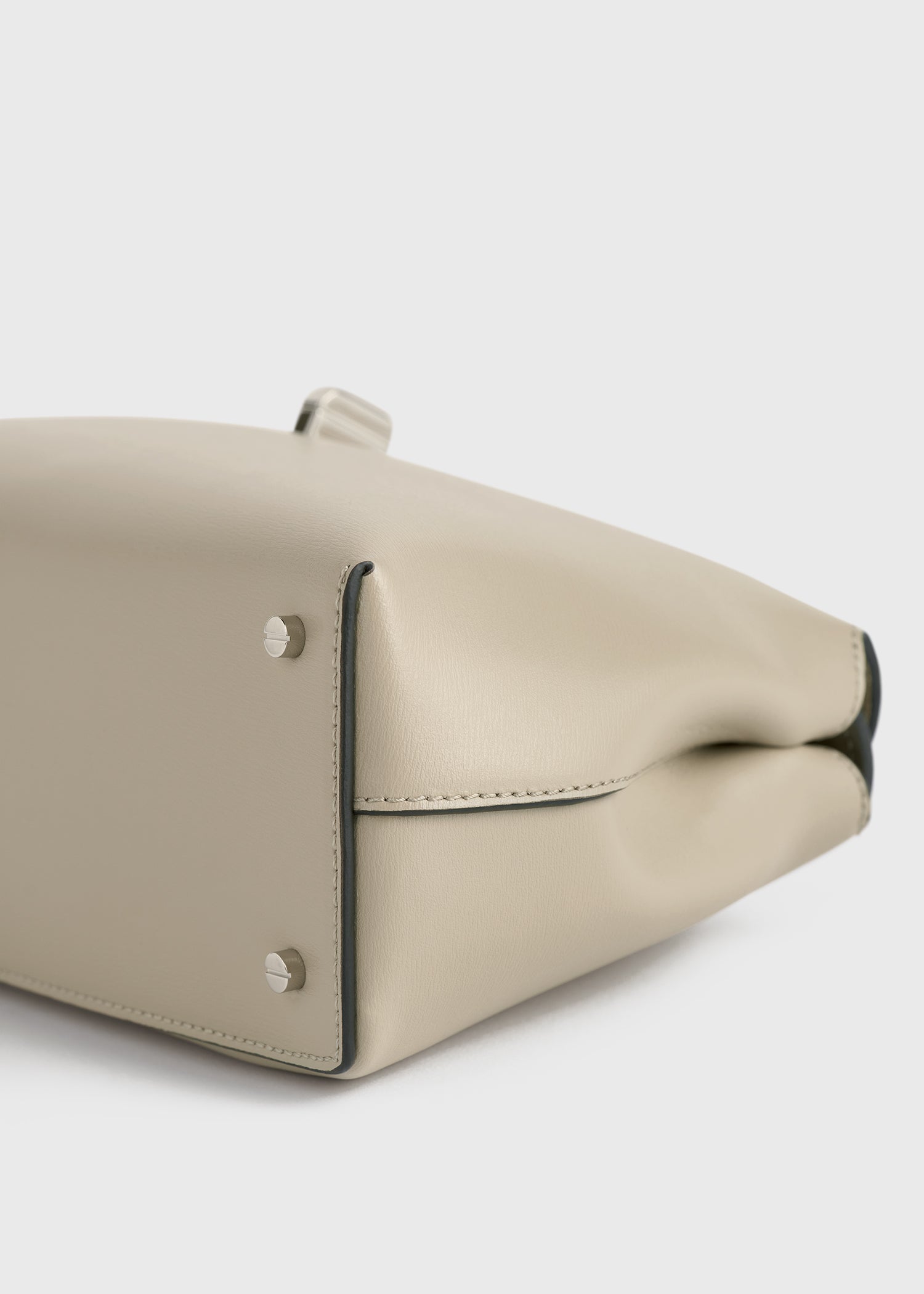 T-lock leather clutch fawn