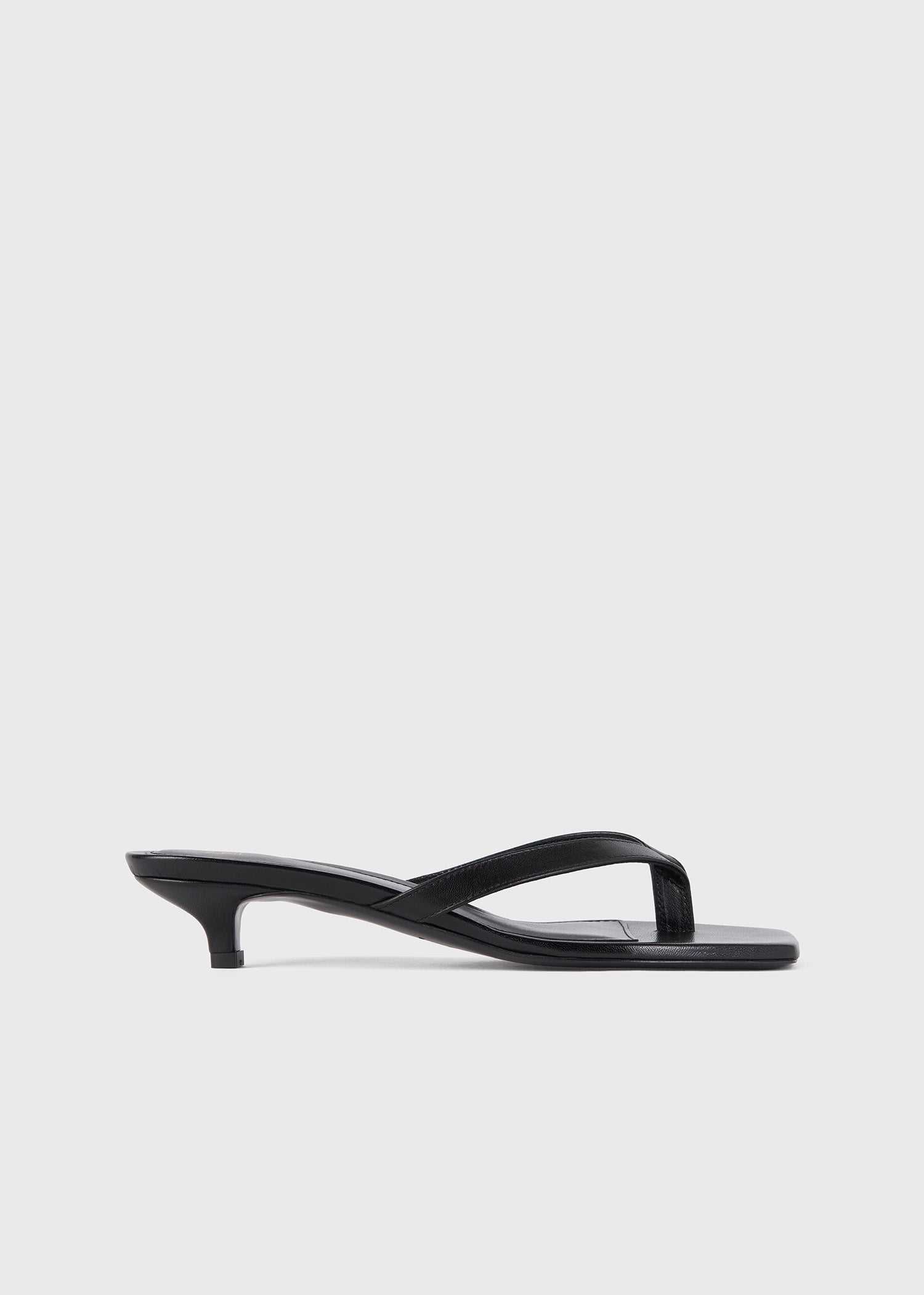 Leather heeled flip flops black – TOTEME